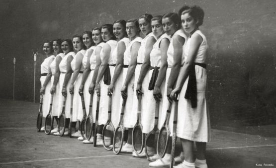 Pioneras de la raqueta (Kutxa Fototeka)