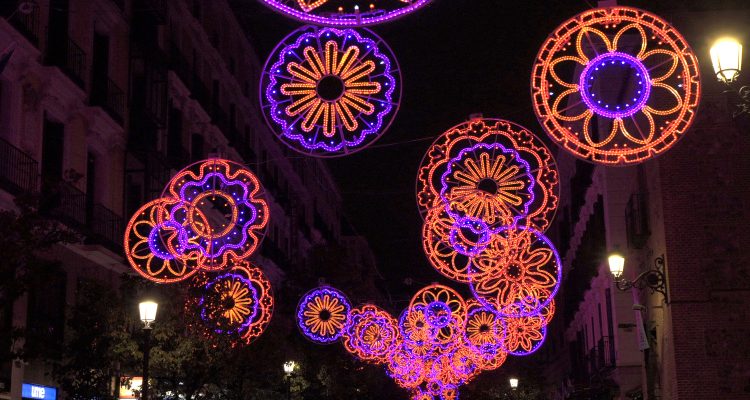 Iluminación navideña calle Arenal. Archivo. Ayuntamiento de Madrid