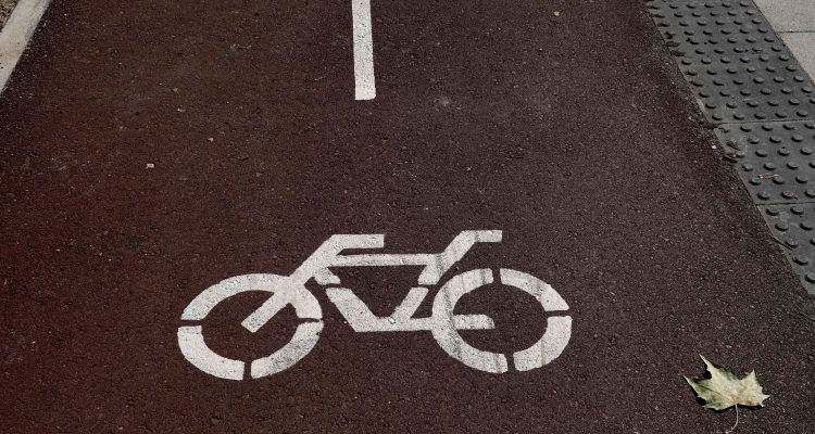 Carril bici en La Peseta, Carabanchel, recién remodelado