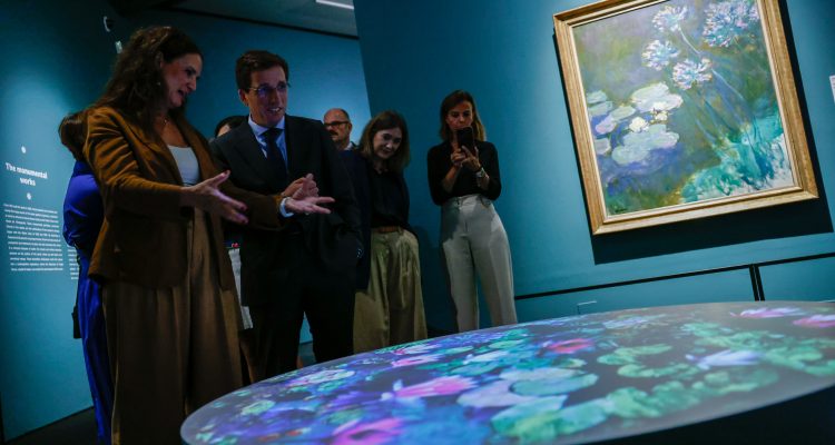 El alcalde de Madrid en la inauguración de la exposición Monet. Obras maestras del Musée Marmottan Monet