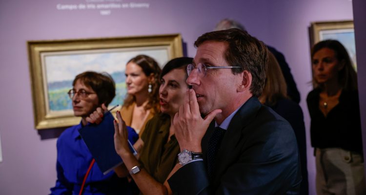El alcalde de Madrid en la inauguración de la exposición Monet. Obras maestras del Musée Marmottan Monet