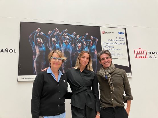 Natalia Menéndez, este martes, en el acto de presentación, junto al director artístico de la CND, Joaquín De Luz y la coreógrafa Mar Aguiló