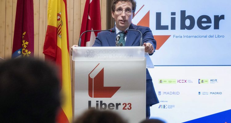 Almeida interviene en el premio LIBER al Ayuntamiento de Madrid por el fomento de la lectura