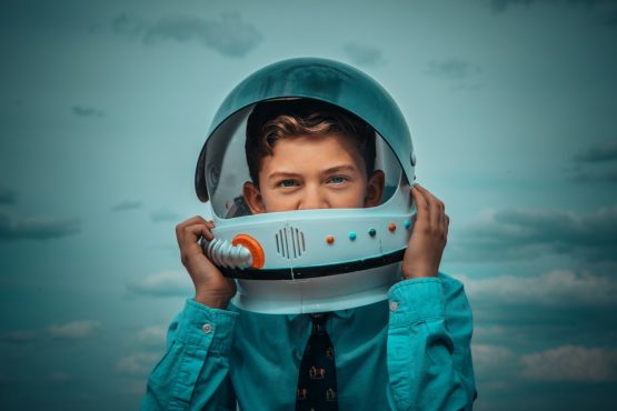 'Praga, 1941. Jóvenes rubios no paran de gritar frente a mi casa'