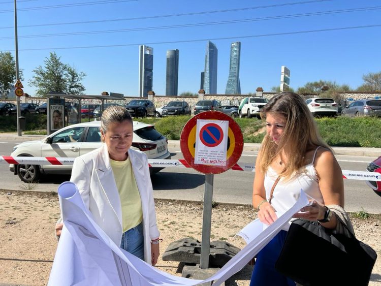 La concejala de Chamartín, Yolanda Estrada, en su visita a la zona