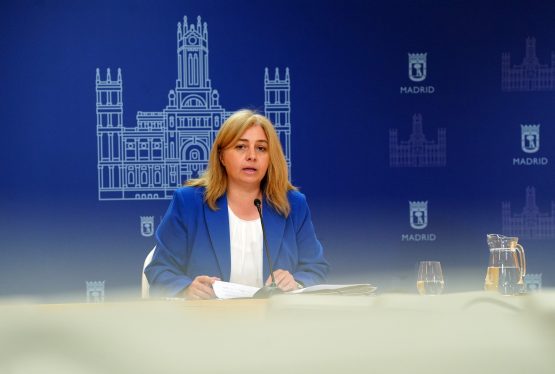 La portavoz municipal, Inma Sanz, este jueves, durante la rueda de prensa posterior a la Junta de Gobierno, en el palacio de Cibeles
