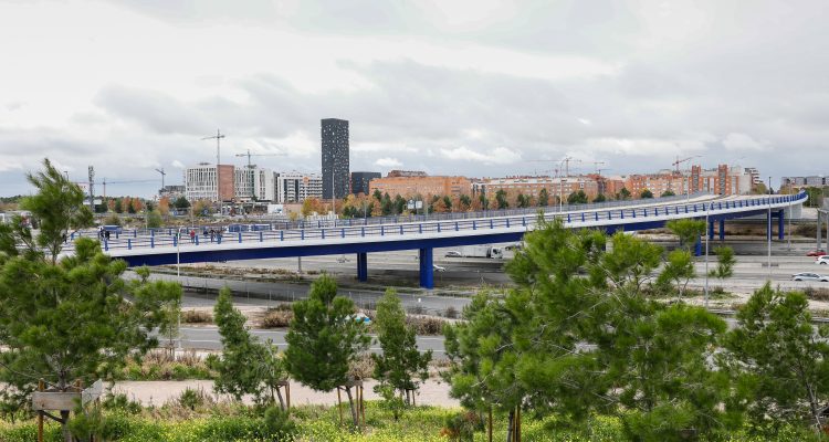 Los dos nuevos puentes conectan desde hoy Los Berrocales con el Ensanche de Vallecas sobre la A-3