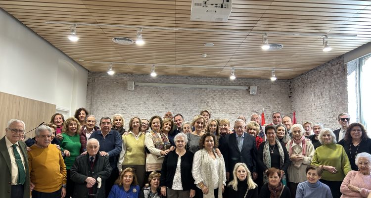 El concejal, junto a participantes en el acto