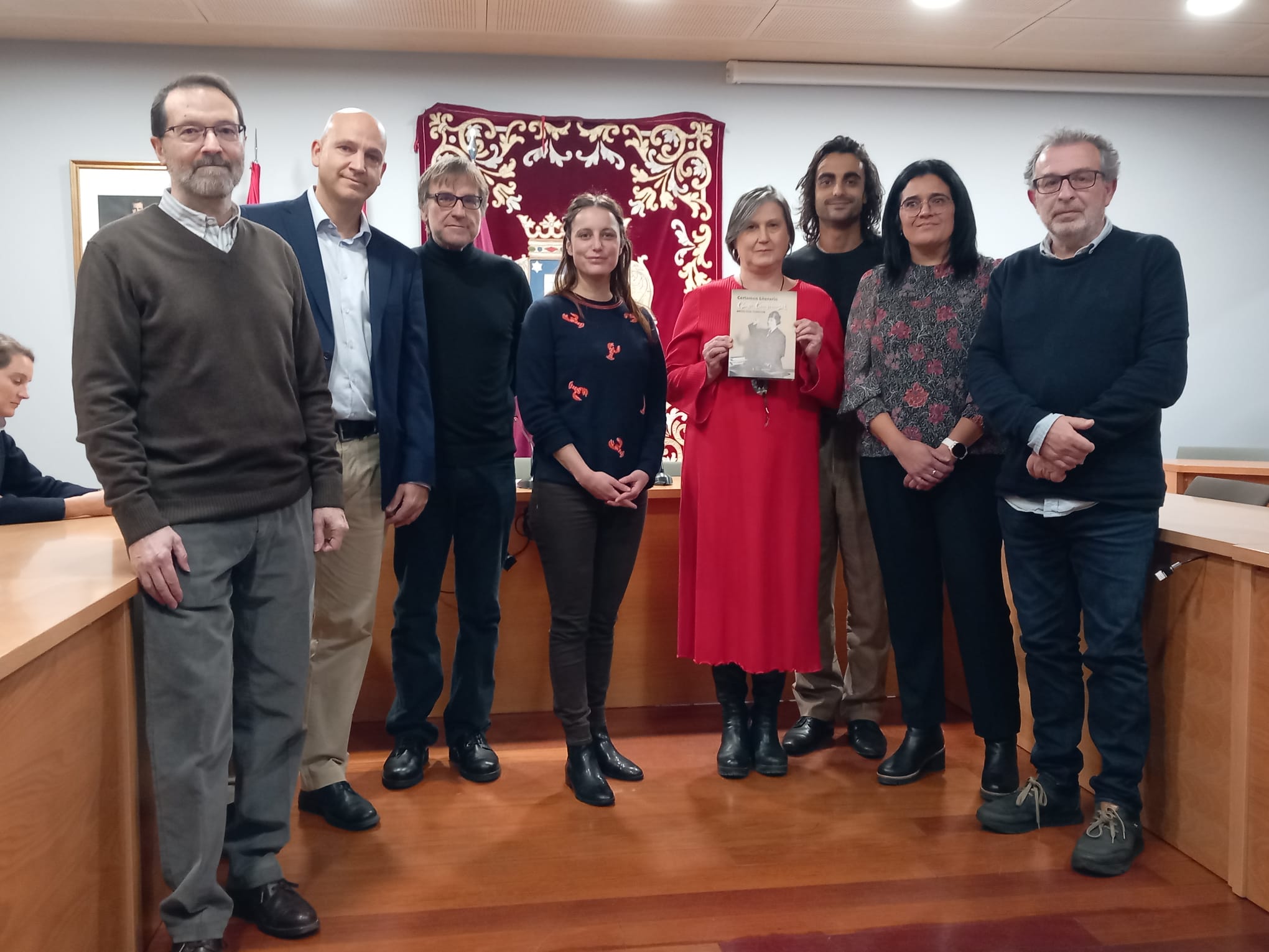 Levy posa con los galardonados en esta edición