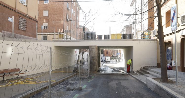 Paso elevado en la calle Costanilla del Patriarca