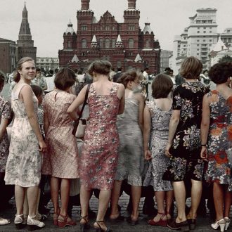 Boris Svelev 3_Red-Square-Girls_-Moscow-1981-copia