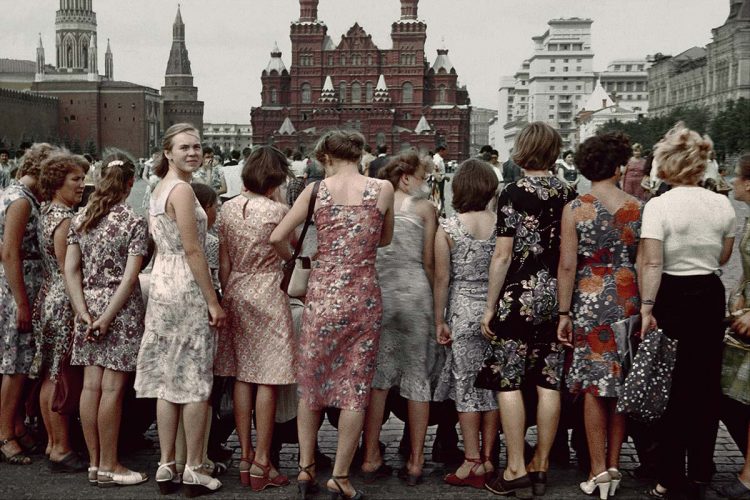 Boris Svelev 3_Red-Square-Girls_-Moscow-1981-copia