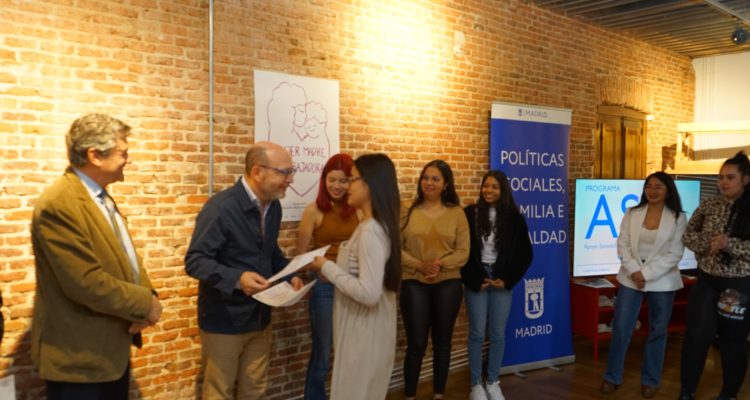 Fernández en premios Programa municipal ASPA