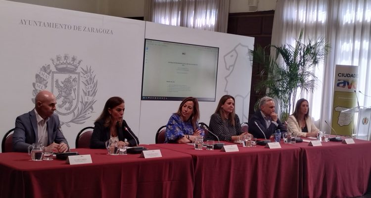 La concejala delegada de Turismo, Almudena Maíllo, hoy en Zaragoza en la Asamblea Extraordinaria de la Red de Ciudades AVE