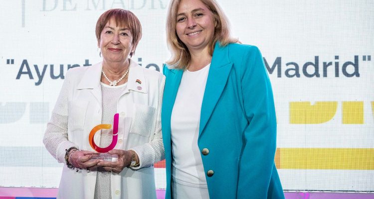Inma Sanz recoge Premio Diversa