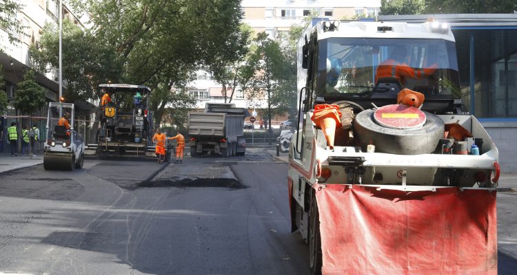 Trabajos de la Operación Asfalto 2024 en Fuencarral-El Pardo