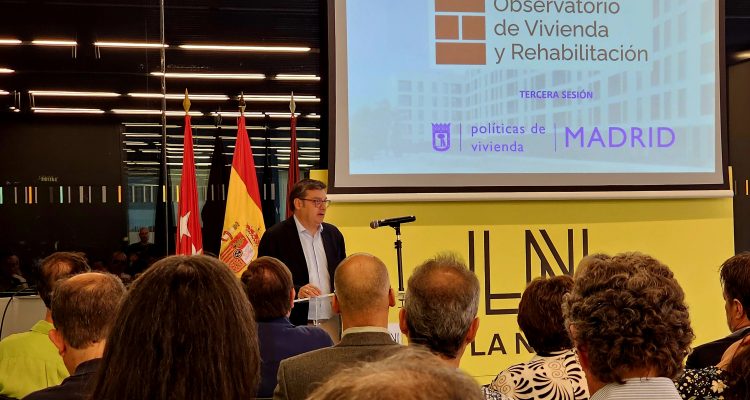 Álvaro González en una nueva sesión del Observatorio de Vivienda y Rehabilitación de la Ciudad de Madrid en La Nave
