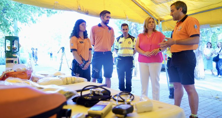 Sanz visita una unidad LINCE del SAMUR-PC en plaza de España
