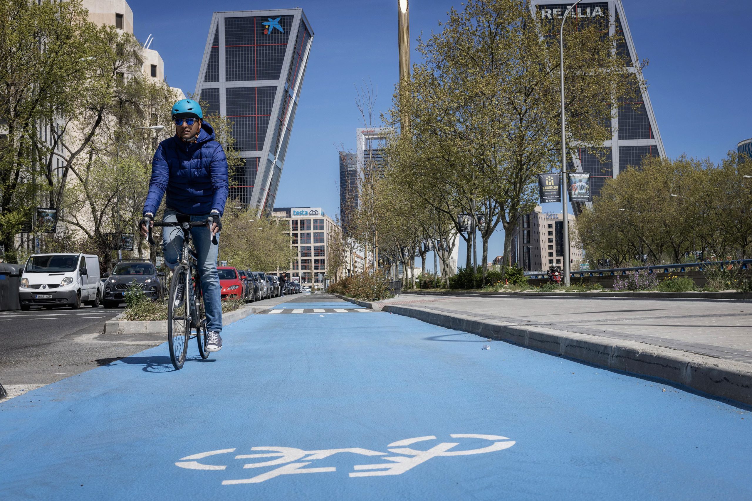 Foto de archivo del carril bici del paseo de la Castellana