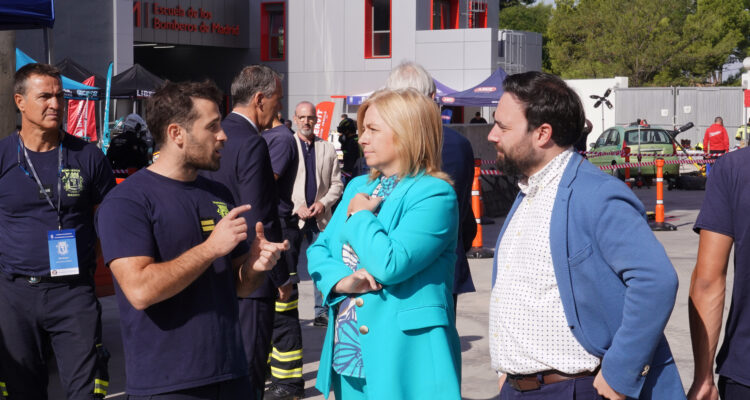 Inma Sanz y Ángel Niño en la apertura del congreso sobre accesos forzados celebrado en la Escuela de Bomberos de Madrid