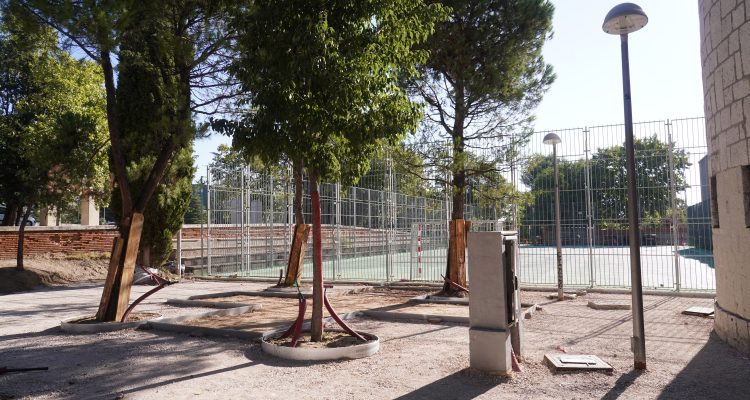 Zona verde de la plaza San Cristóbal de Ciudad Pegaso