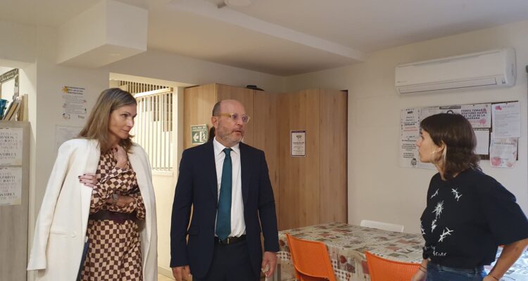 Fernández en el Centro de Emergencia para mujeres víctimas de trata Mariana Pineda