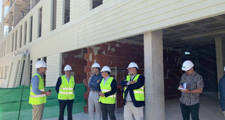 Álvaro González en su visita a las obras de la nueva promoción Cañaveral 9