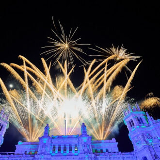 Fuegos artificiales en Cibeles