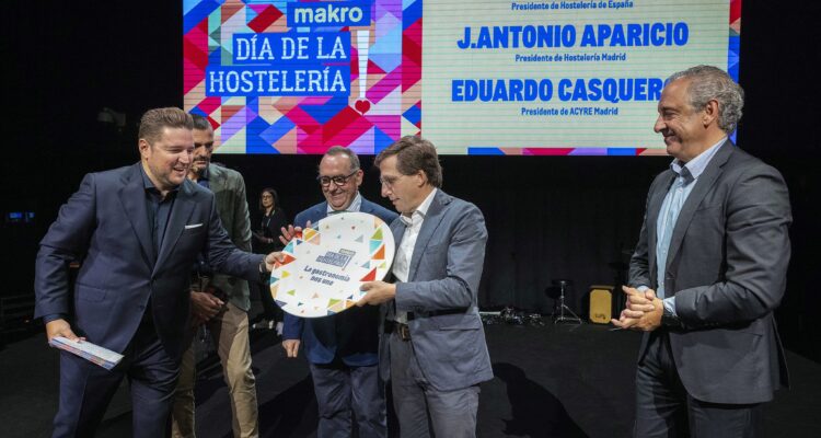 Almeida en la inauguración de la novena edición del Día de la Hostelería