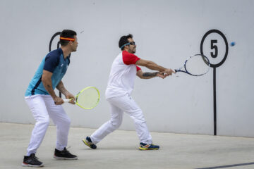 Exhibición de juegos vascos de pelota en el frontón Beti Jai.