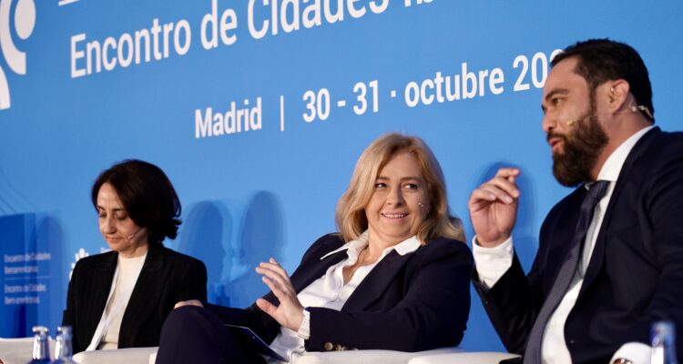 La vicealcaldesa, Inma Sanz en el panel de Seguridad de de UCCI