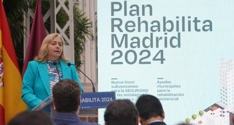 La vicealcaldesa de Madrid, Inma Sanz, durante la presentación de la quinta convocatoria del Plan Rehabilita 2024