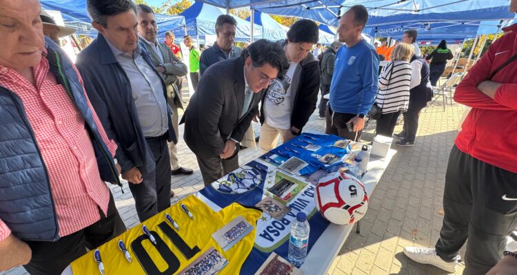 El concejal de Hortaleza, David Pérez, inaugura la Feria de las Asociaciones de Hortaleza