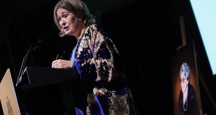 Marta Rivera de la Cruz, delegada del Área de Gobierno de Cultura, Turismo y Deporte, Presentación del cuadro para conmemorar a Rosa Chacel en el Ateneo de Madrid