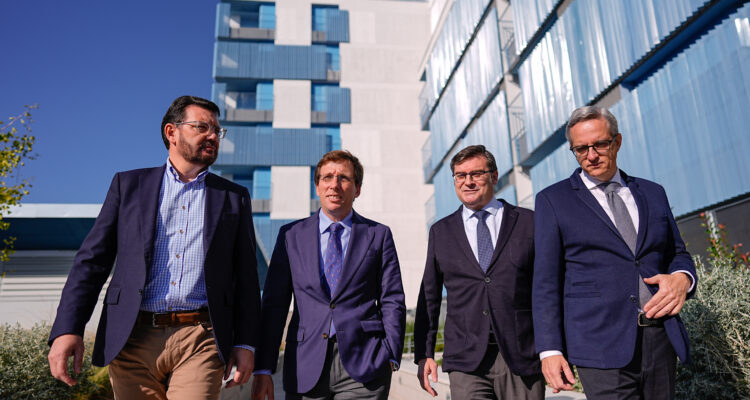 Almeida, González y González Pereira en su visita de hoy