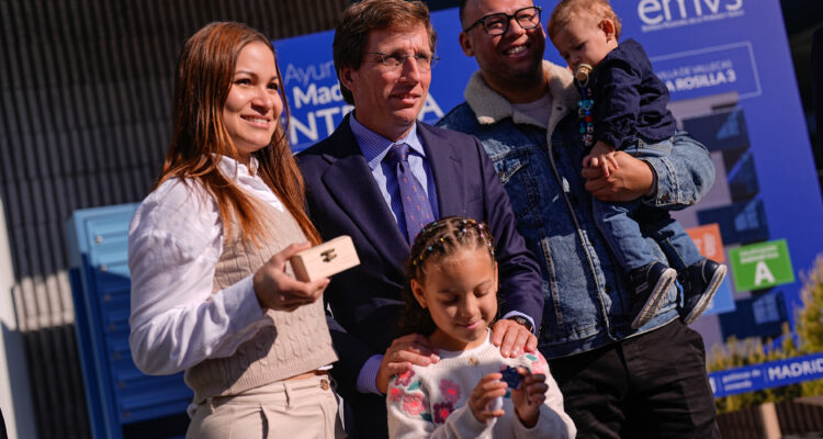 Almeida, González y González Pereira en su visita de hoy