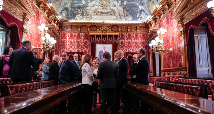 Firma del convenio con la comunidad universitaria