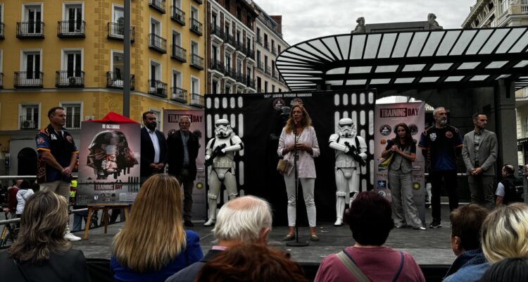 Presentación del desfile benéfico de Star Wars en octubre 2024 en Madrid que recaudará fondos para luchar contra el cáncer