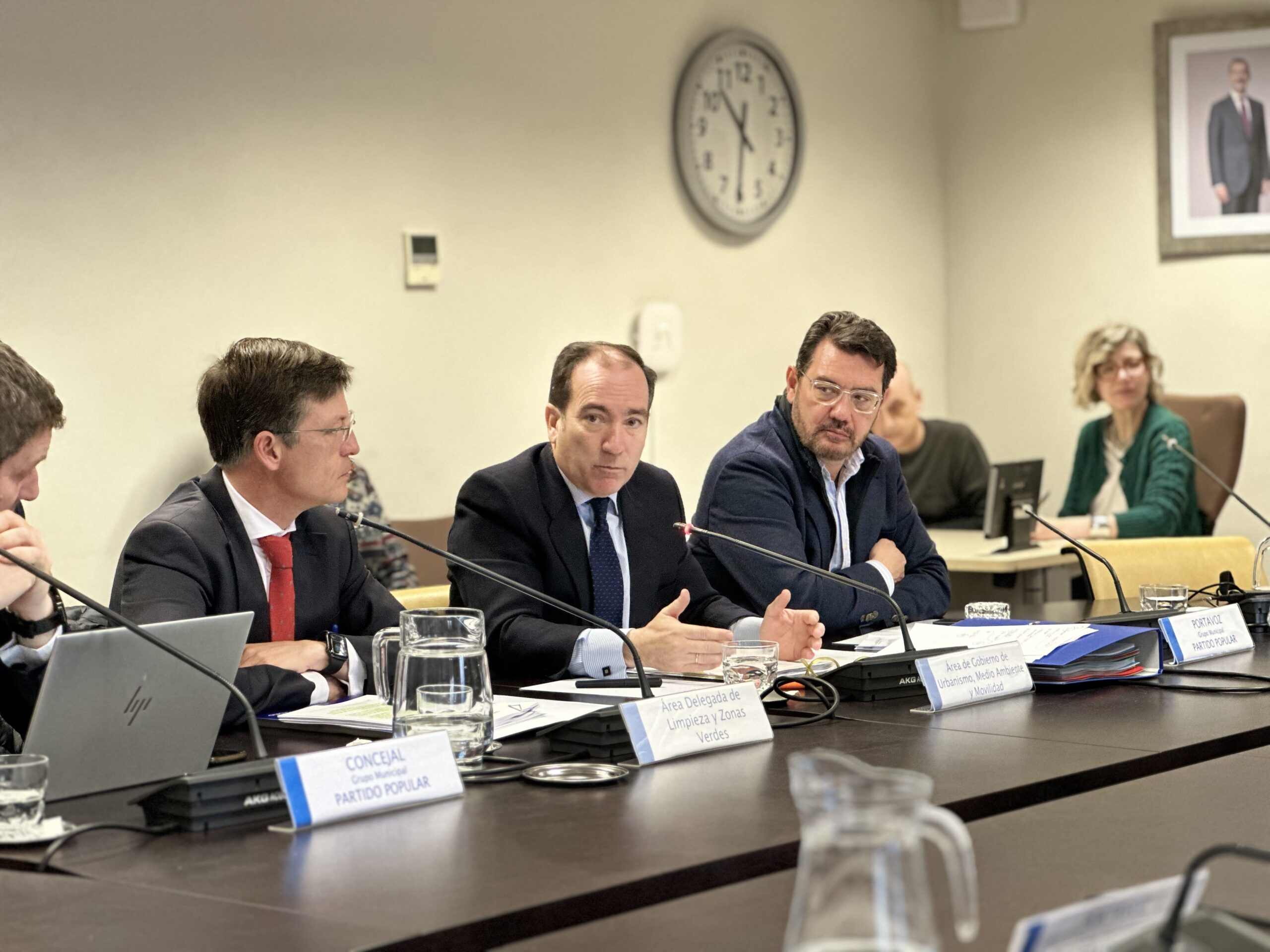 Carabante en la sesión extraordinaria de la Comisión Permanente Ordinaria del Pleno de Economía, Innovación y Hacienda