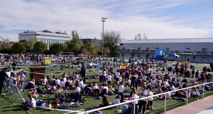 Vista de los participantes en la prueba de Cross escolar del distrito