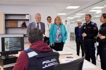 La vicealcaldesa de Madrid y delegada de Seguridad y Emergencias, Inma Sanz, durante su visita de hoy a SEPROPUR
