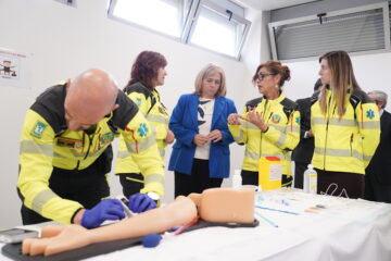 Visita de la vicealcaldesa y delegada e Seguridad y Emergencias, Inma Sanz, al CIFSE para conocer el nuevo simulador ecográfico de realidad virtual de SAMUR-PC.