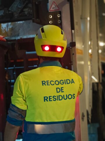 Casco inteligente del proyecto piloto del servicio de recogida de residuos