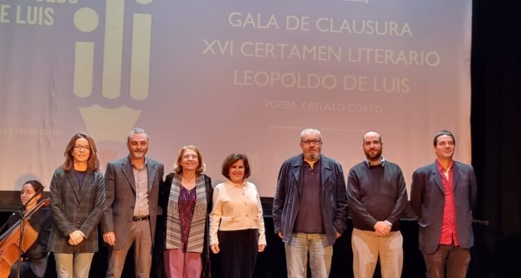 Foto de familia, Gómez-Angulo con los premiados