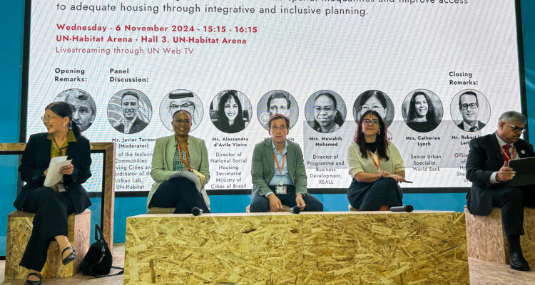 Almeida junto a otros intervinientes en el panel de vivienda en la XII Sesión del Foro Urbano Mundial WUF12, en El Cairo