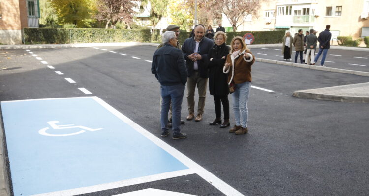 García Romero y Pezuela en la calle de Luis de Hoyos Sainz