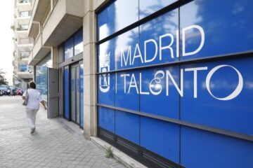 Fachada de la sede de Madrid Talento en la calle de Raimundo Fernández Villaverde