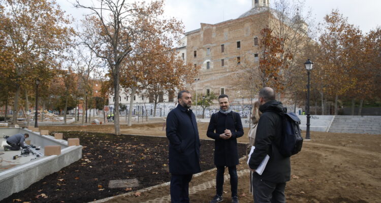 Carlos Segura visita la 2ª fase de la remodelación del Parque La Cornisa