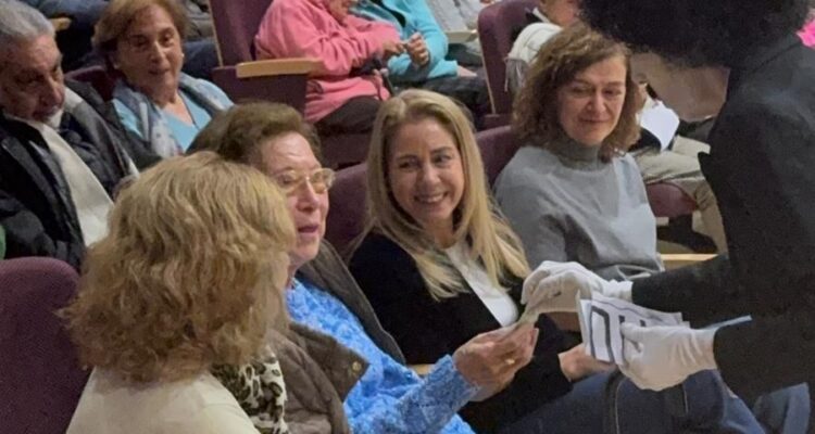 Nadia Álvarez, en las actuaciones de los talleres y el recital de villancicos del centro Carmen Laforet