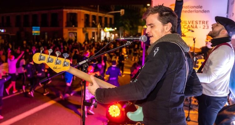 Animación para los corredores al llegar al Puente de Vallecas